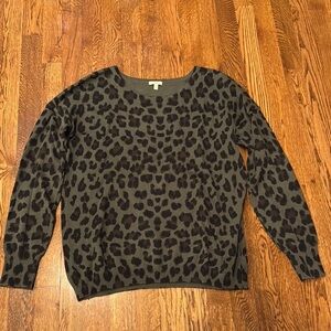 Project Women’s Green Cheetah Print Long Sleeve Sweater Size Large